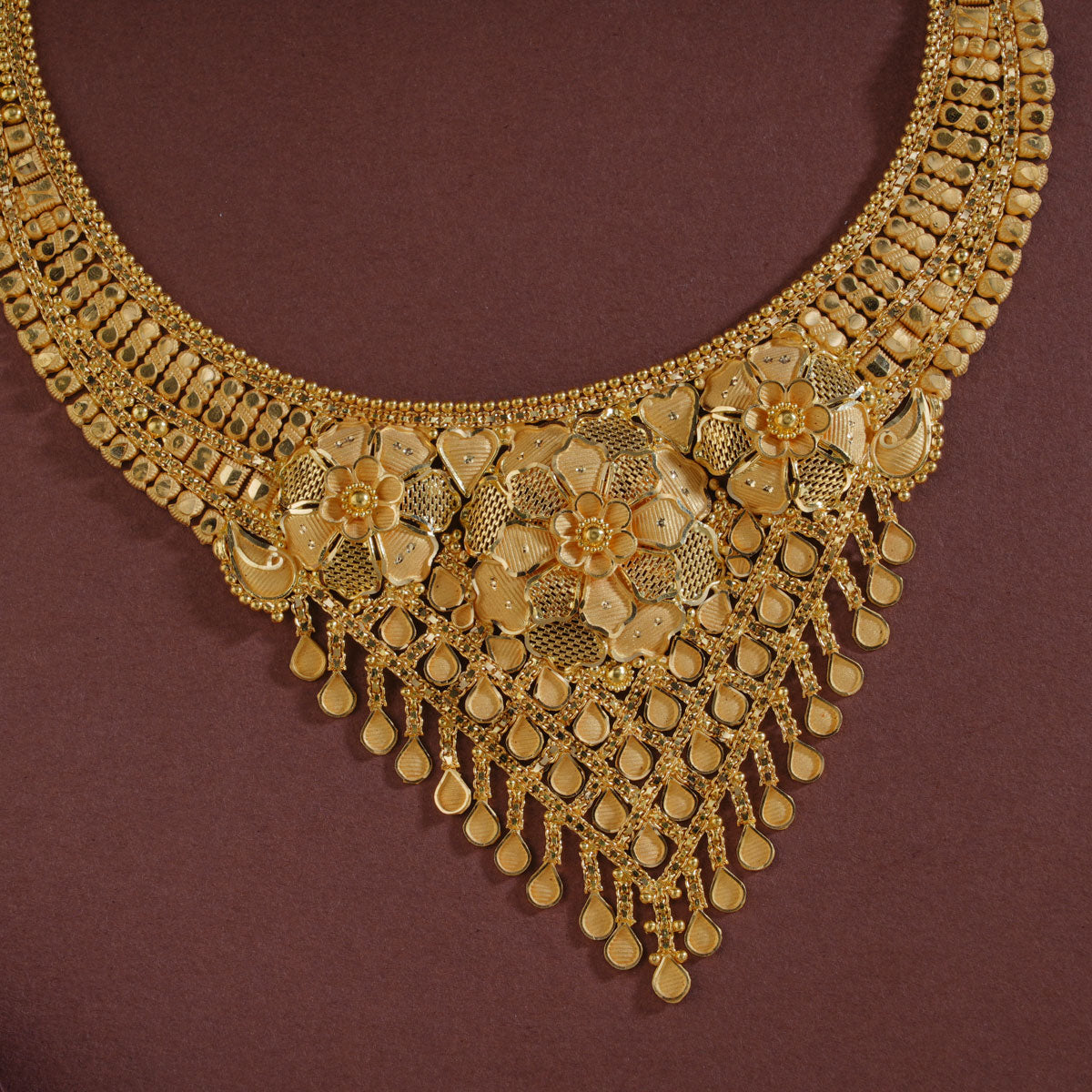 Anivika Gold Necklace