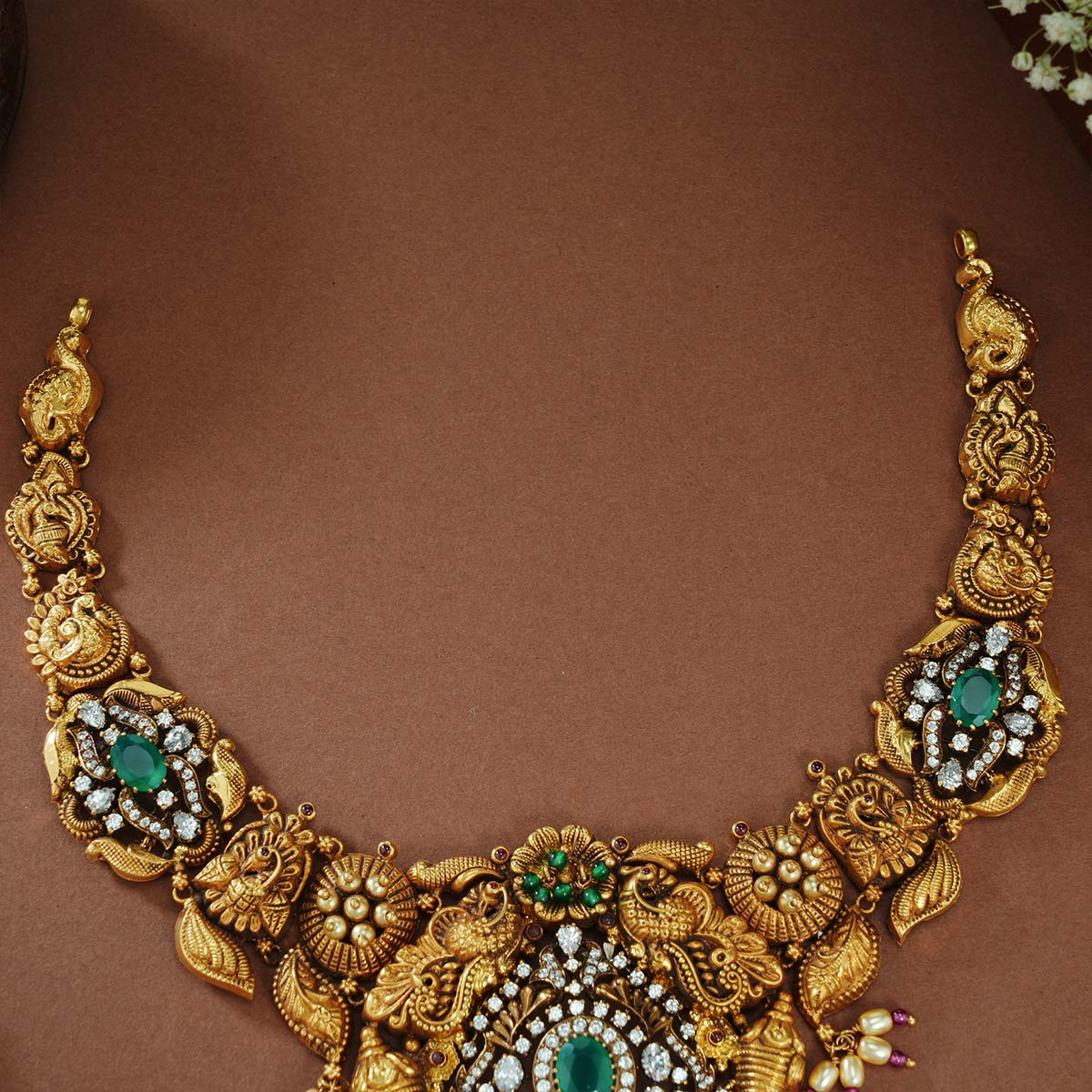 Lathishri Victorian Necklace