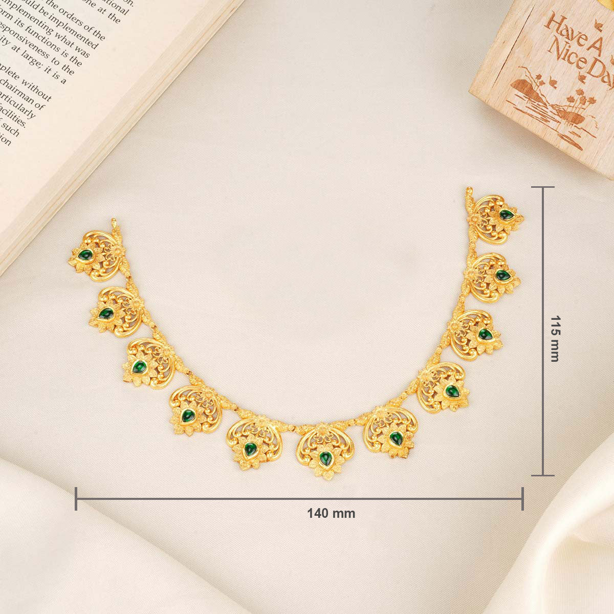Charming Traditional Short Necklace Set