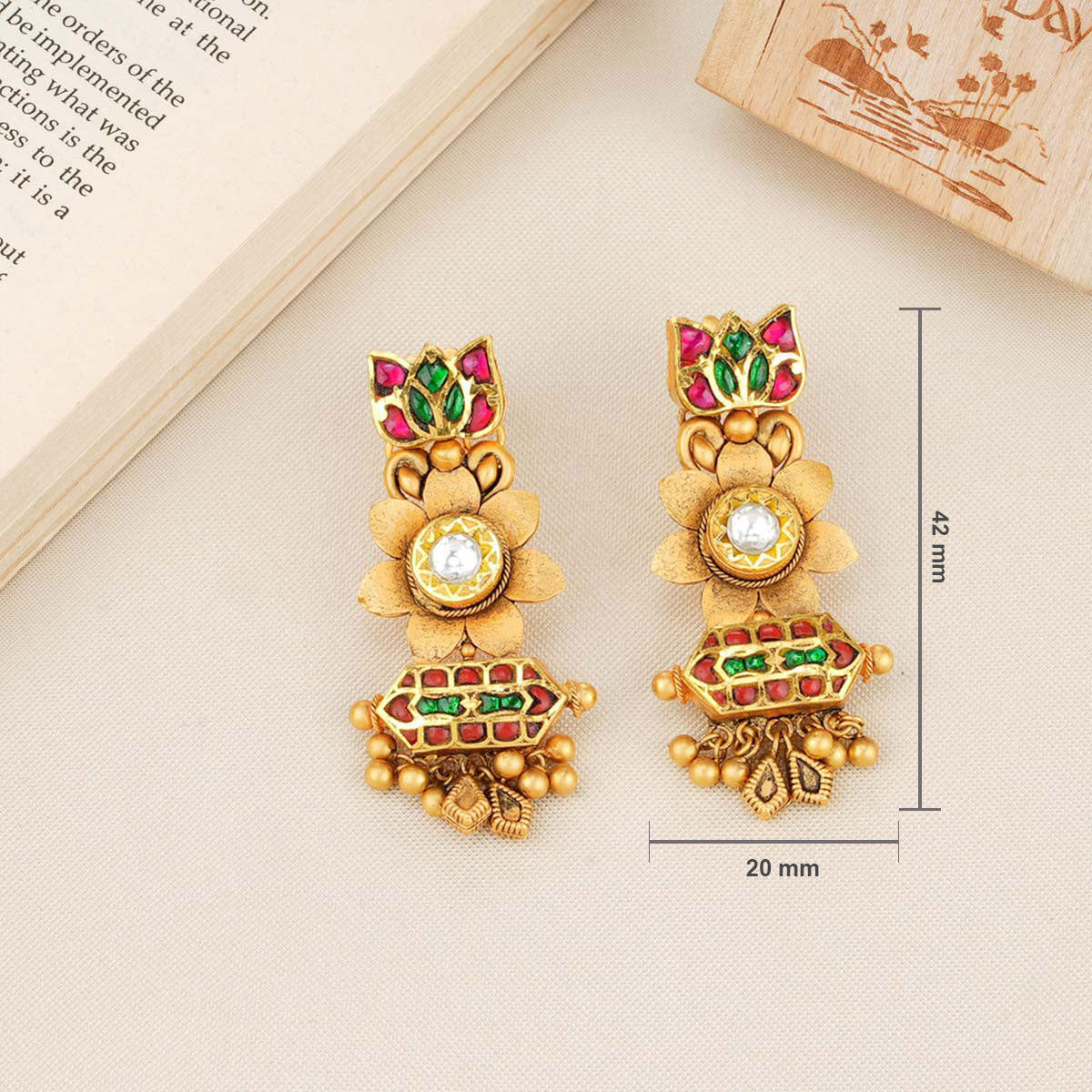 Golden Charm Short Necklace Set