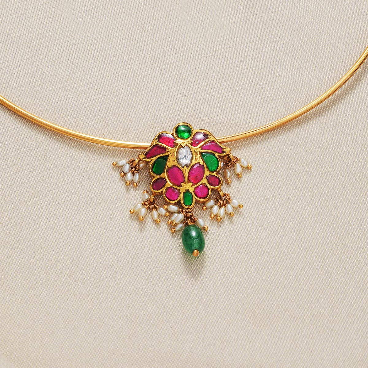 Attractive Short Necklace Set