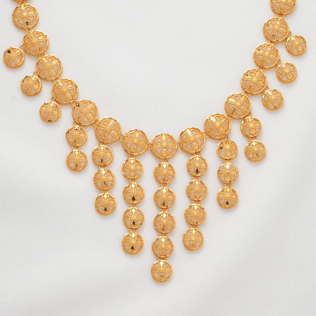 Chic & Trendy Short Necklace