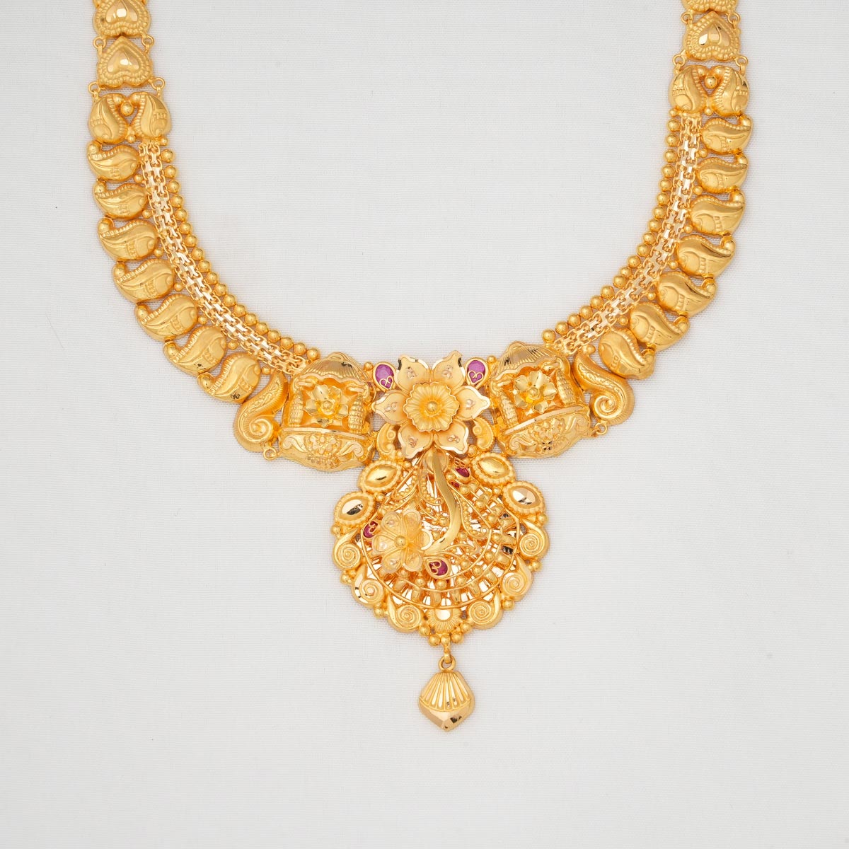 Narthana Short Necklace