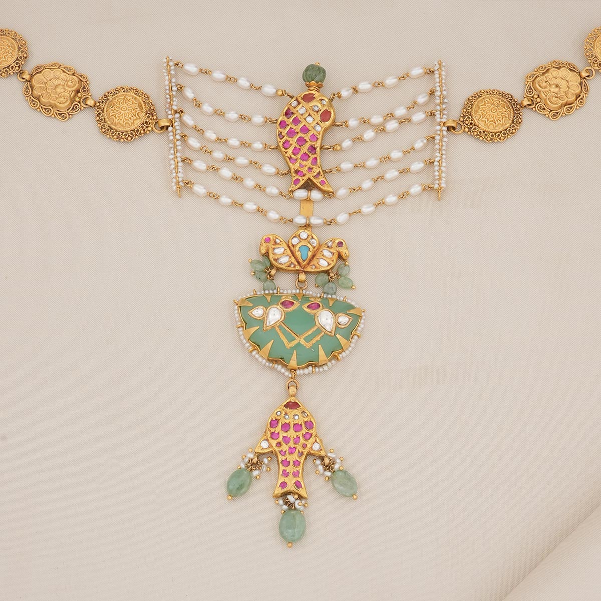 Unique Kundan Short Necklace Set