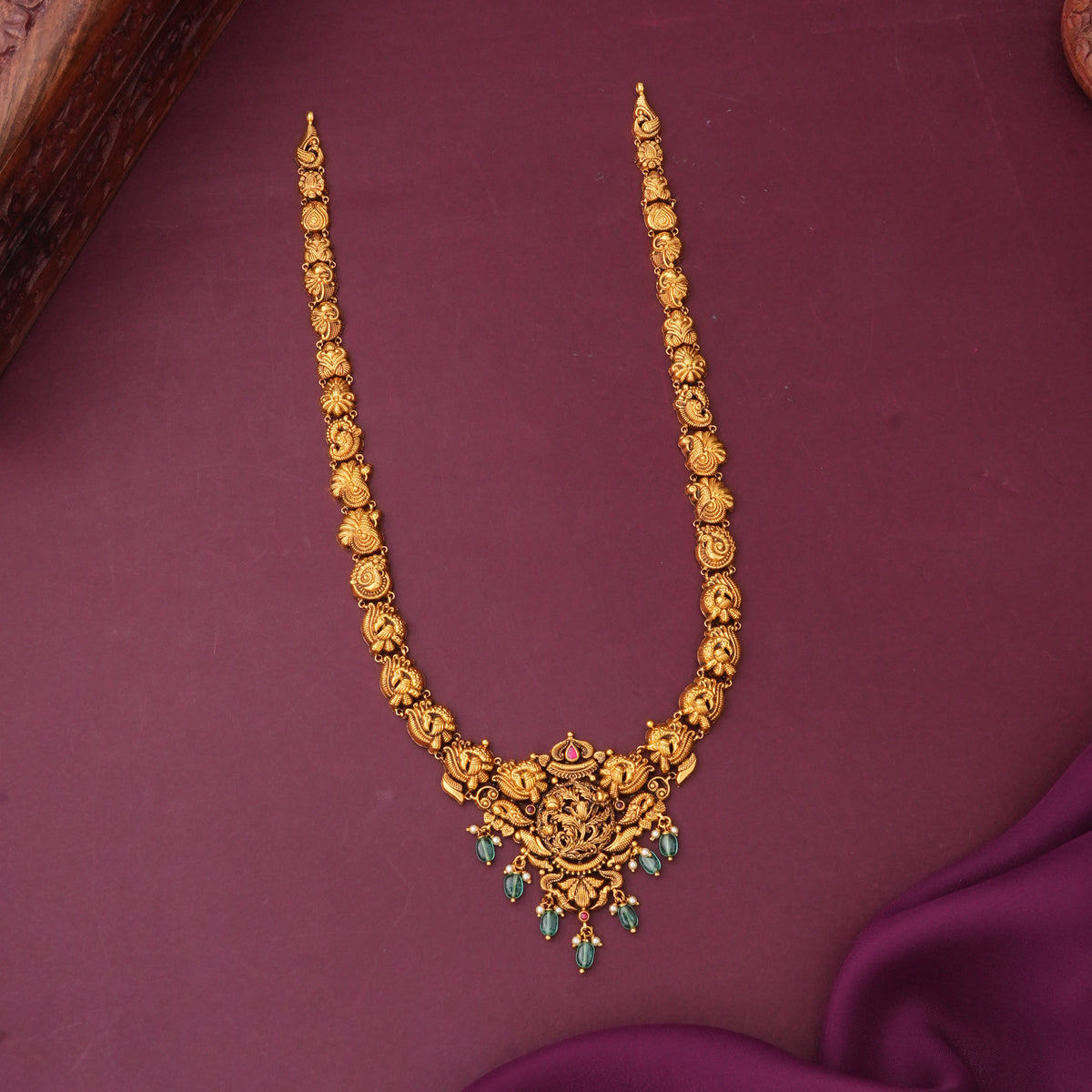 Yaadhavi Antique Short & Long Necklace Set