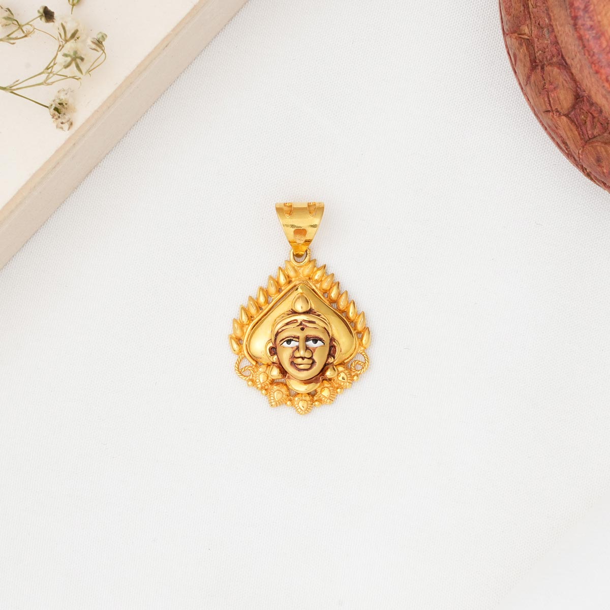 Elegant Pendant