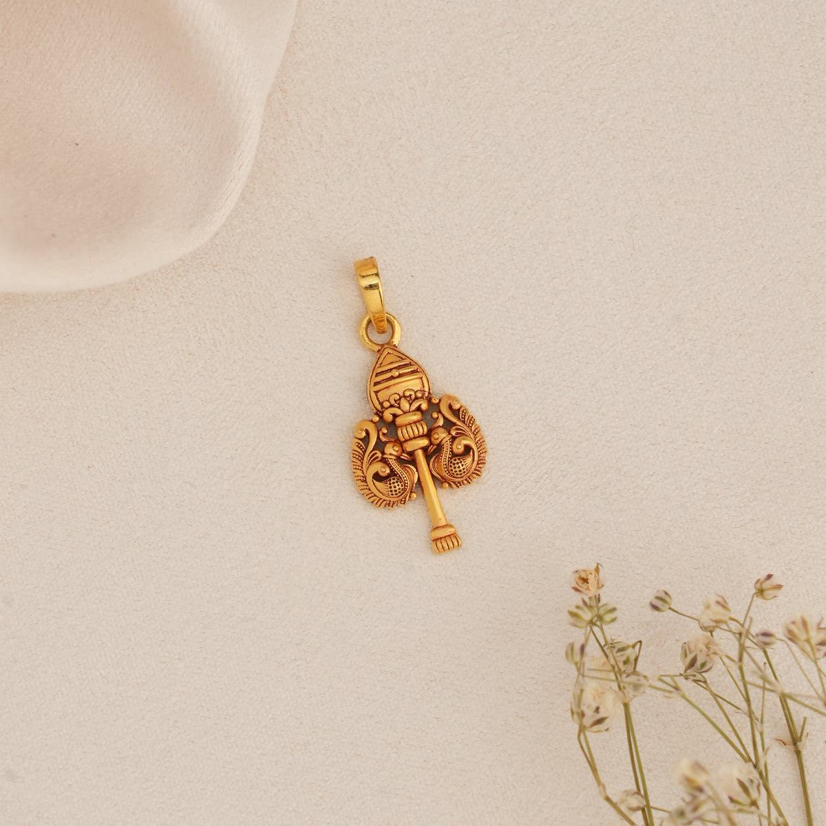 Divine Look Gold Pendant