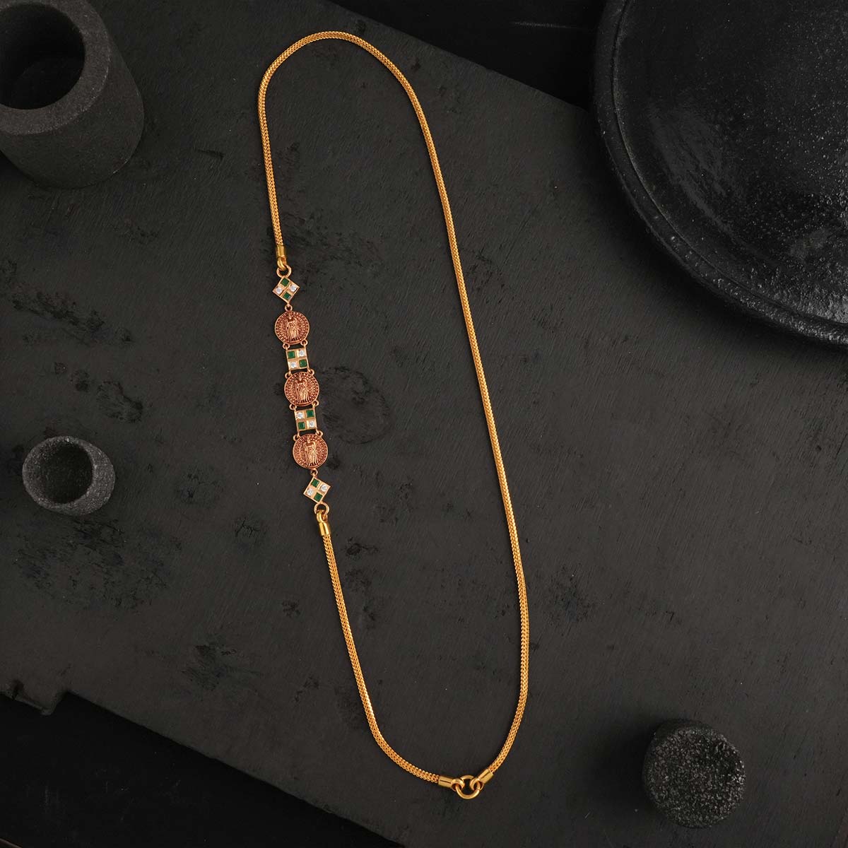 Gleaming Mugappu Chain