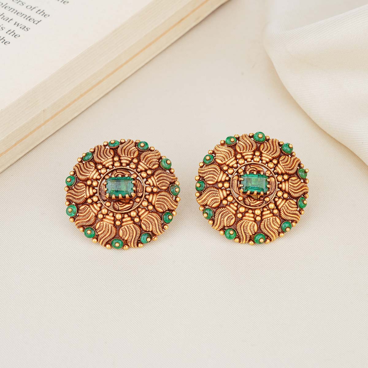 Grand Look Studs