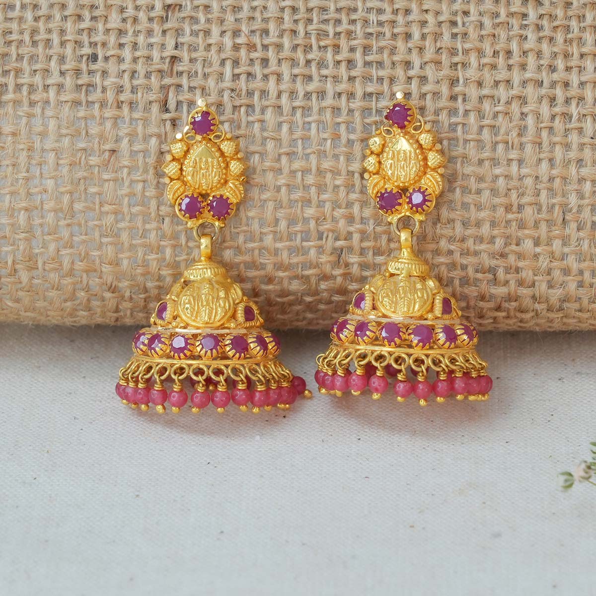 Anushar Jhumkas