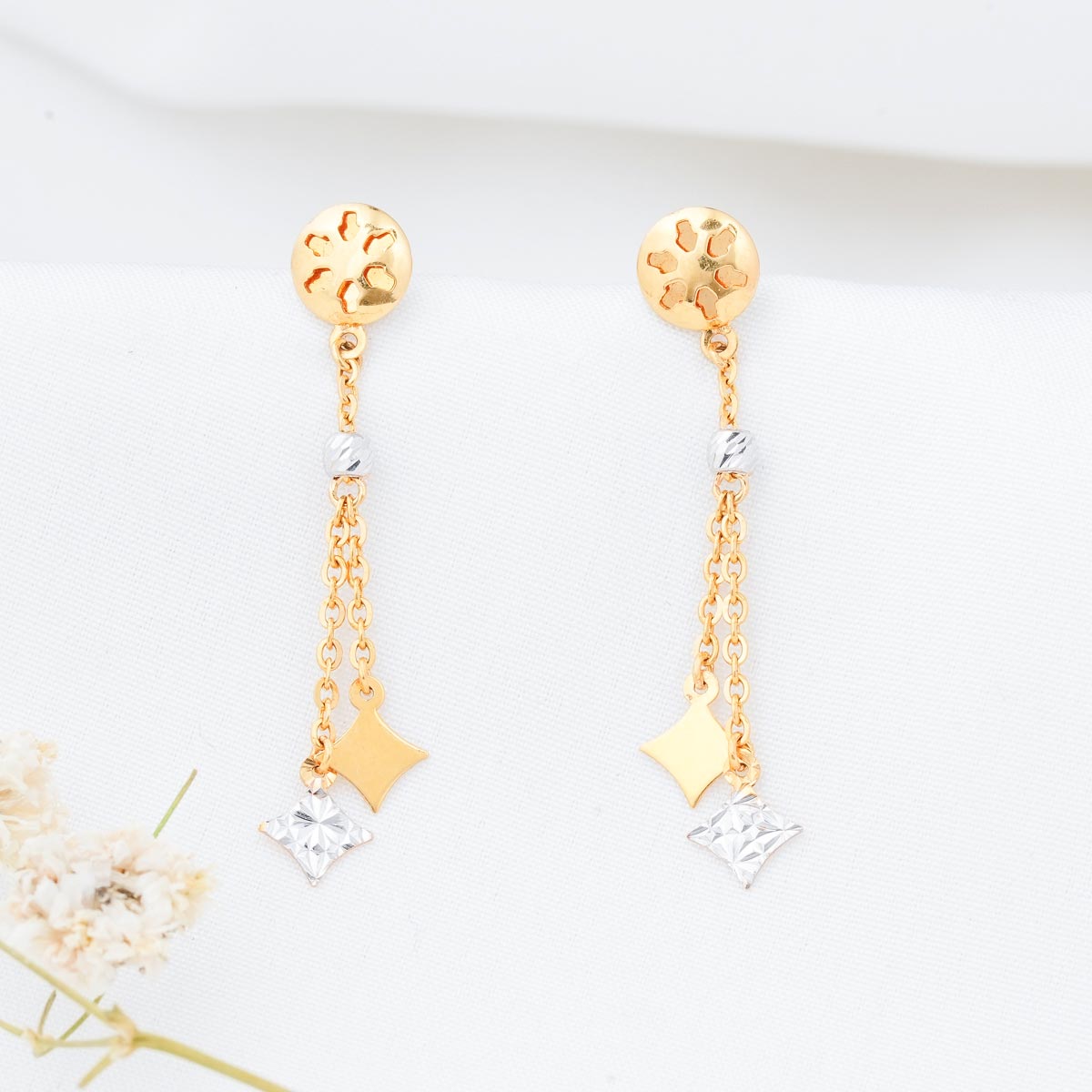 Trendy & Glow Long Earrings