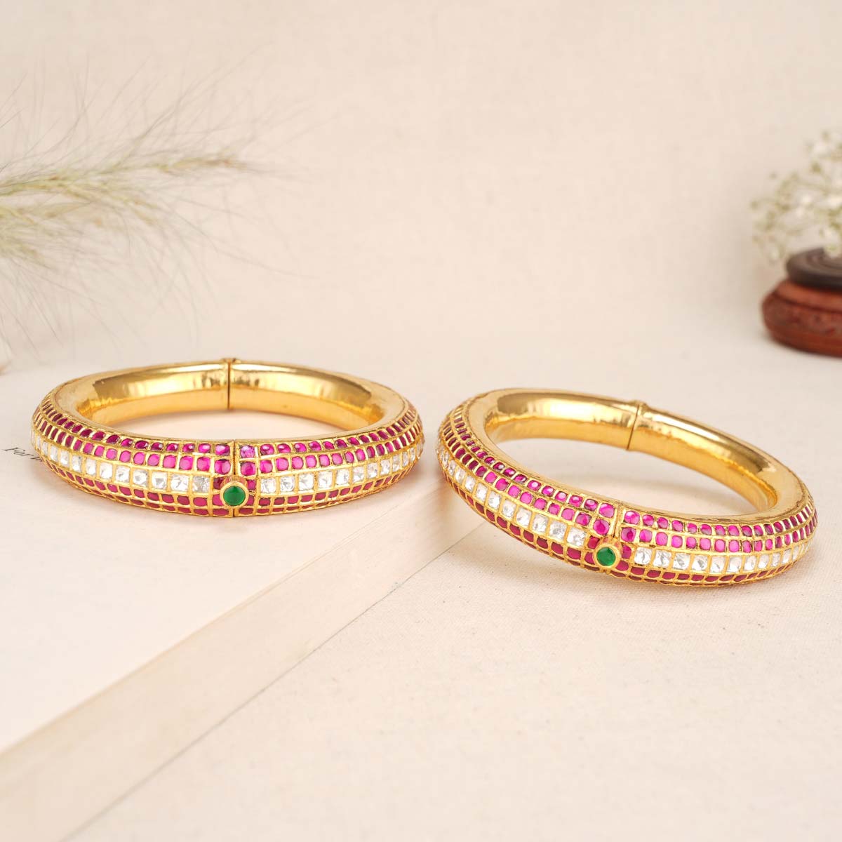 Ishwarya Kundan Bangles
