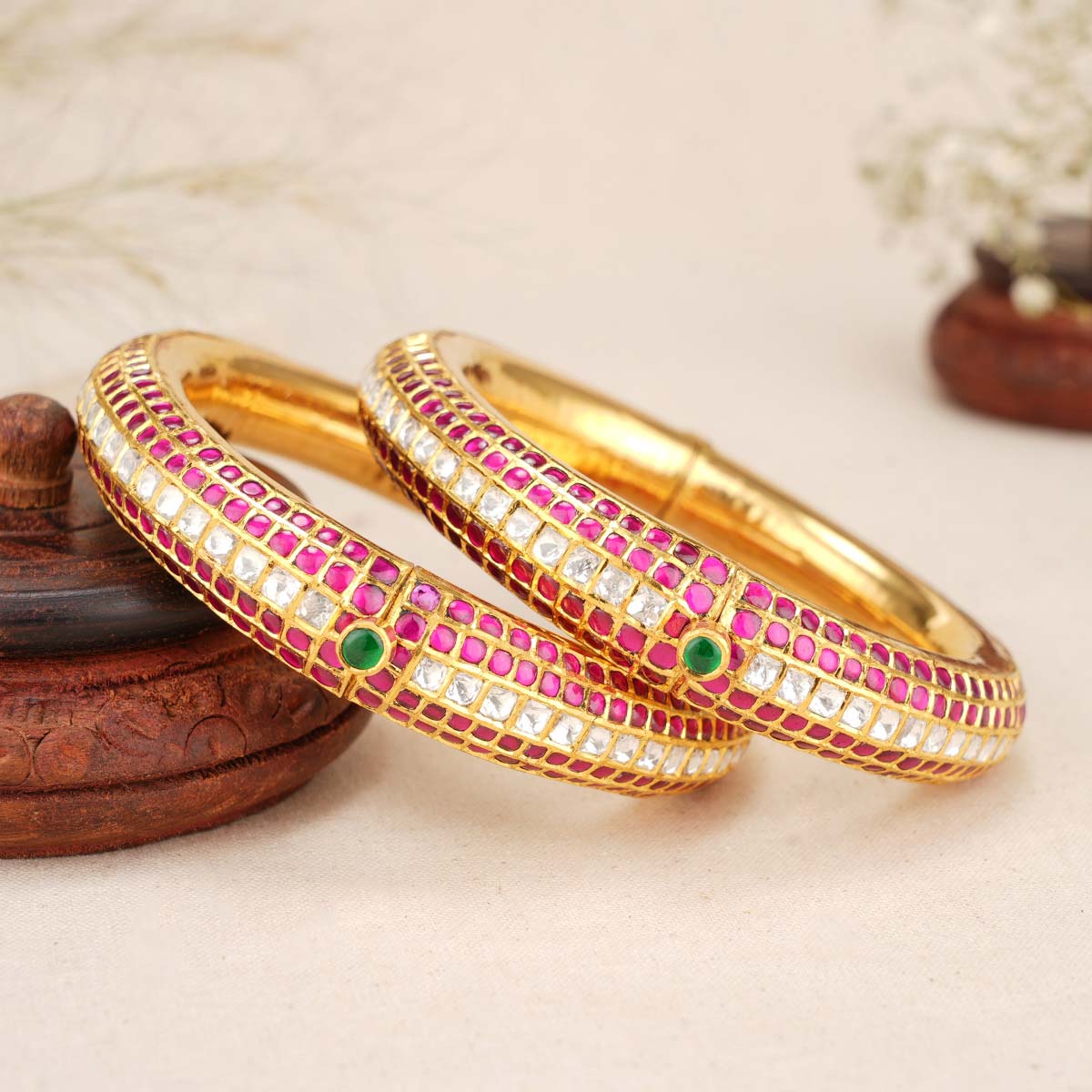 Ishwarya Kundan Bangles