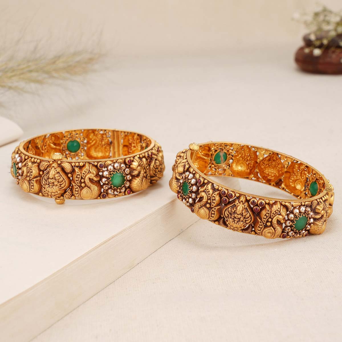 Jashwanthi Antique Nagas Bangles