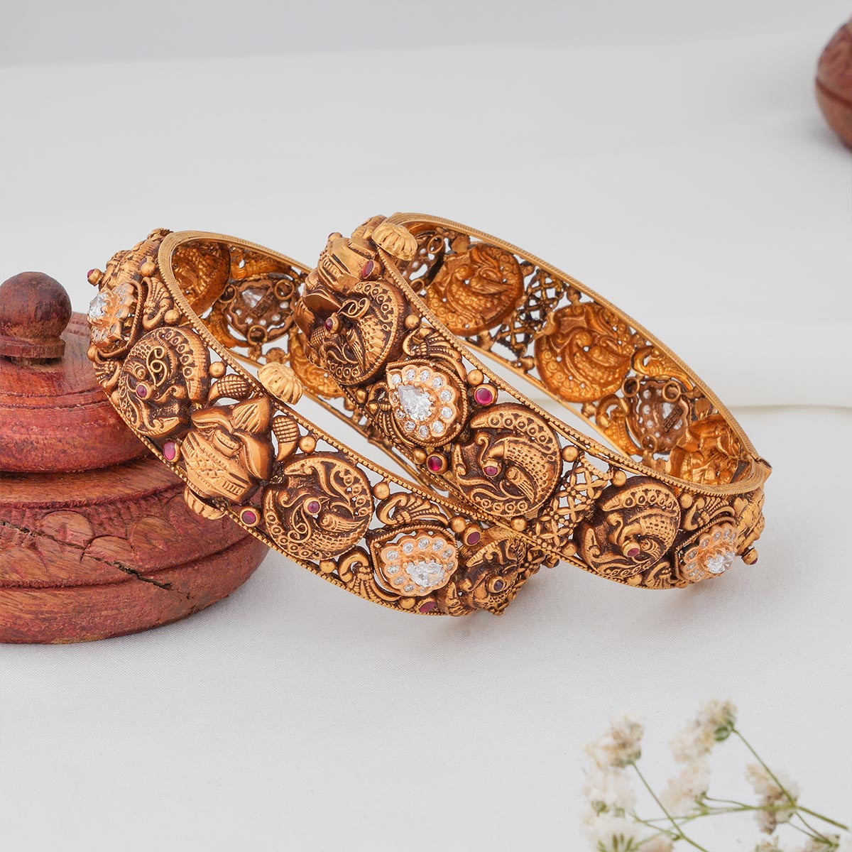 Anushika Antique Bangles