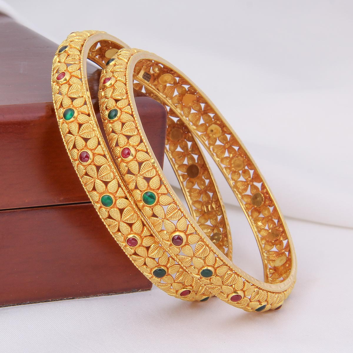 Shritha Gold Bangles