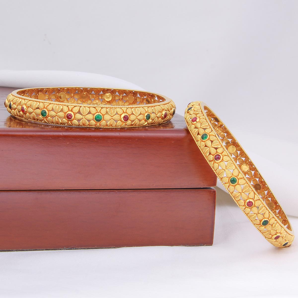 Shritha Gold Bangles