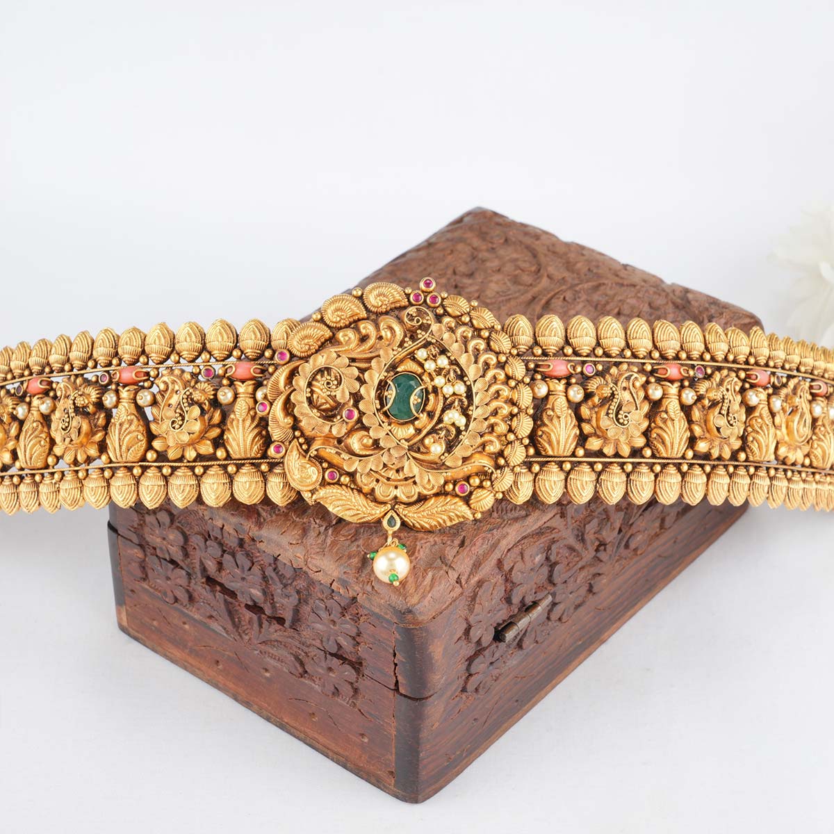 Divanshi Antique Oddiyanam