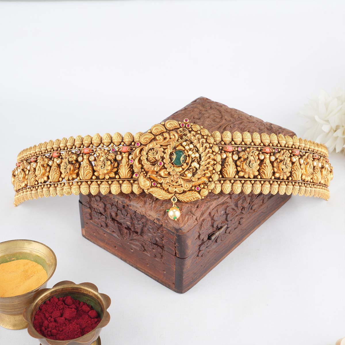 Divanshi Antique Oddiyanam