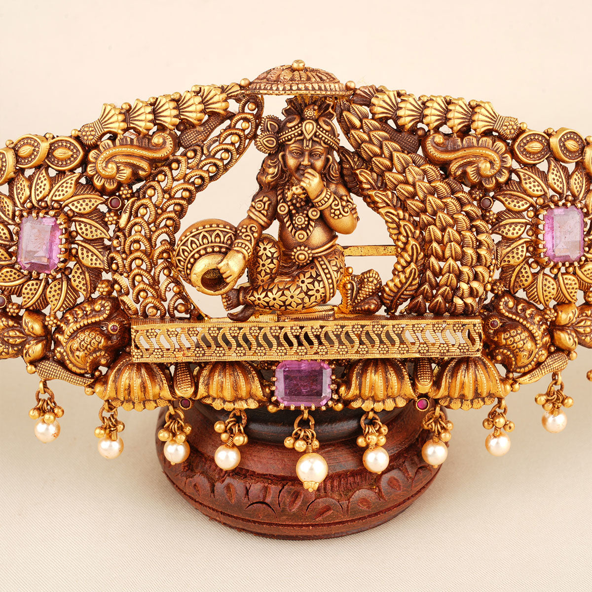 Gorgeous Laddu Krishna Bridal Oddiyanam