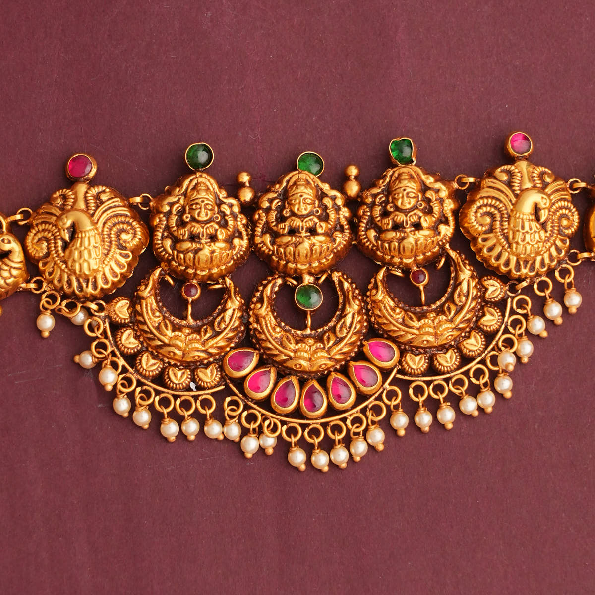 Vedhika Antique Oddiyanam