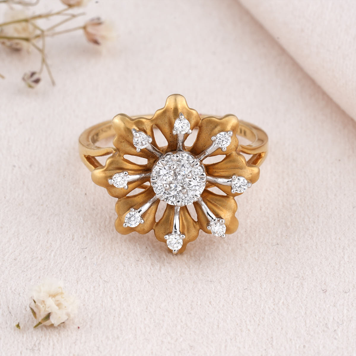 Facinate Diamond Ring