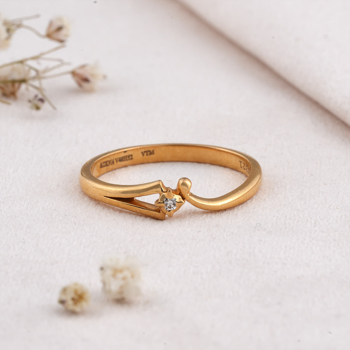 Gleaming Diamond Ring