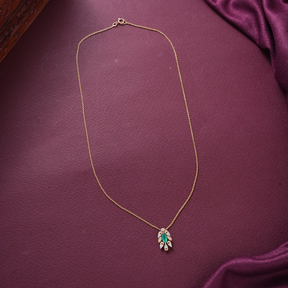 Green Spark Diamond Chain