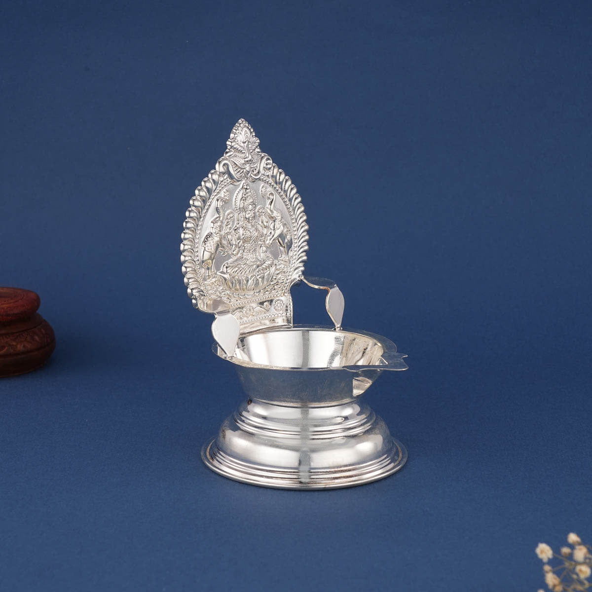 Serene Light Silver Lamp