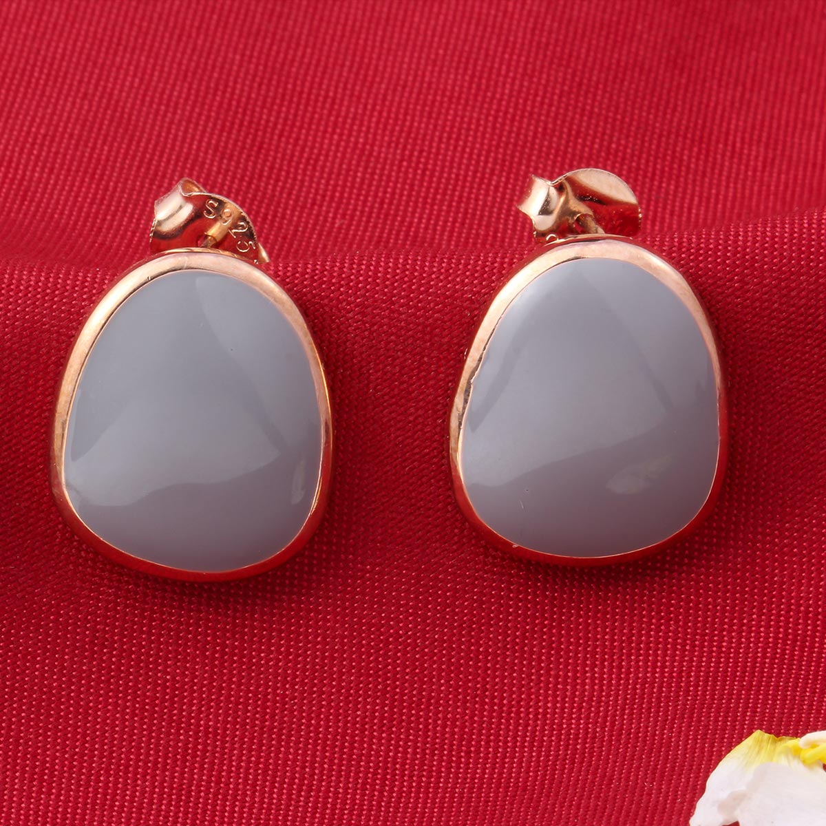 Pretty Look Silver Studs