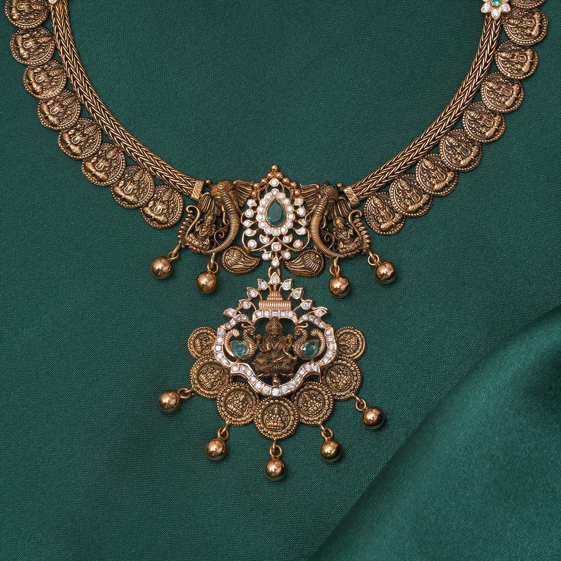 Traditional Antique Short Necklace