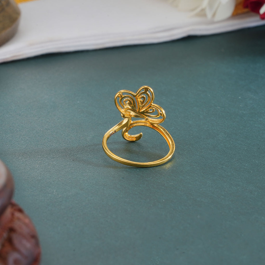 Stunning Gold Ring