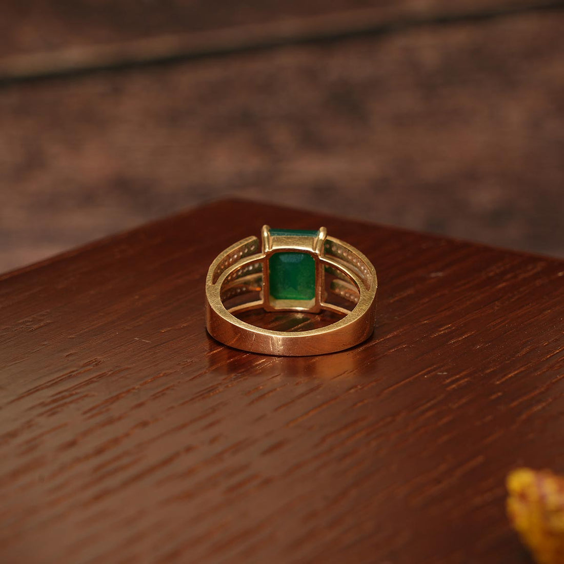 Amazing Greenish Gold Ring