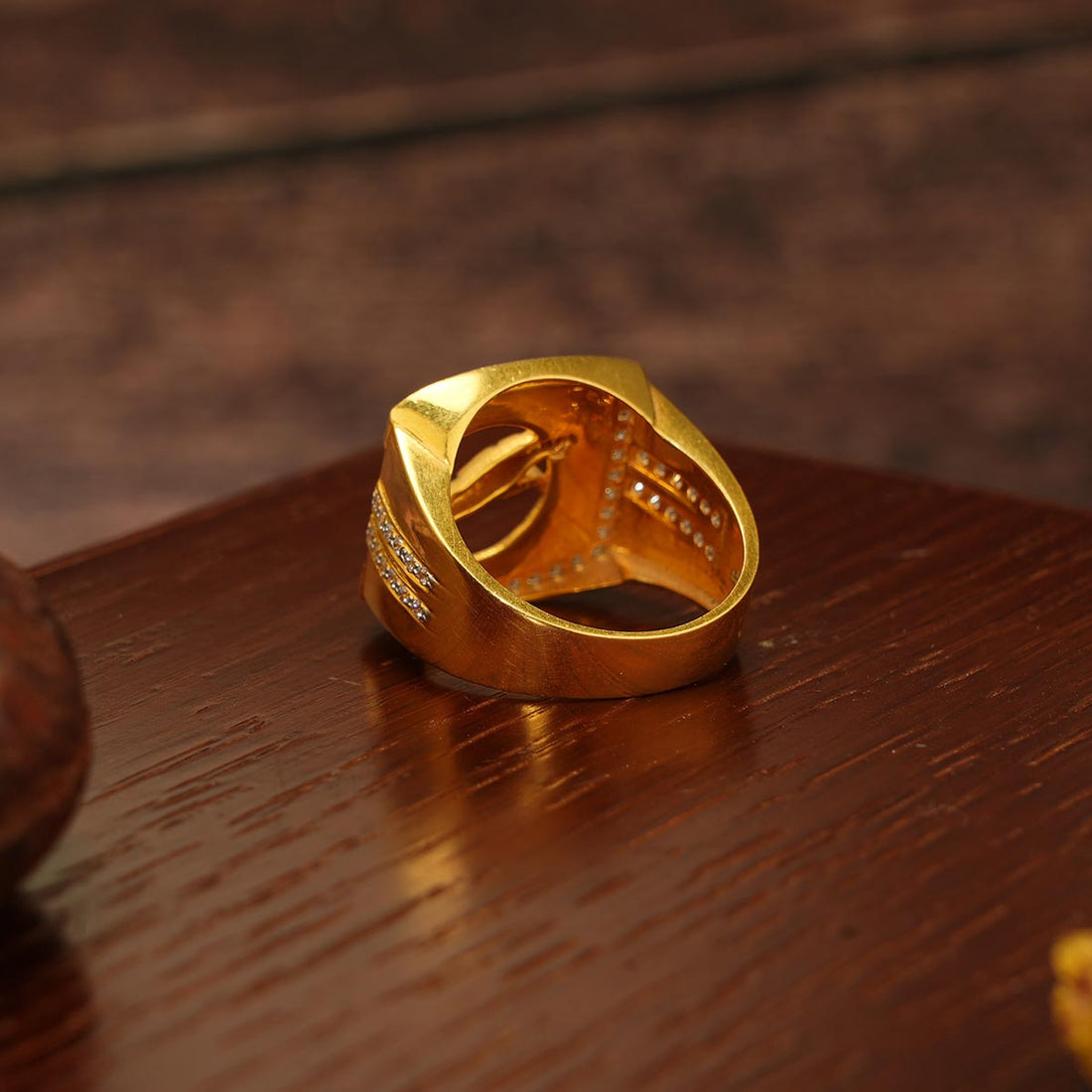 Trendy Look Gold Ring