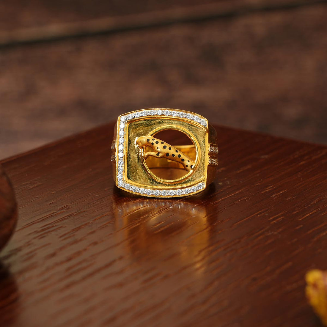 Trendy Look Gold Ring