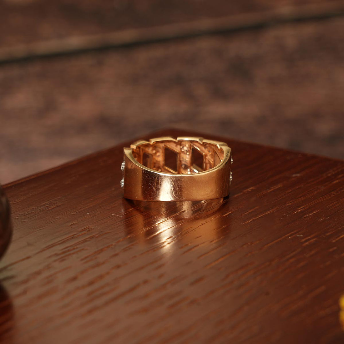 Shinning Gold Ring
