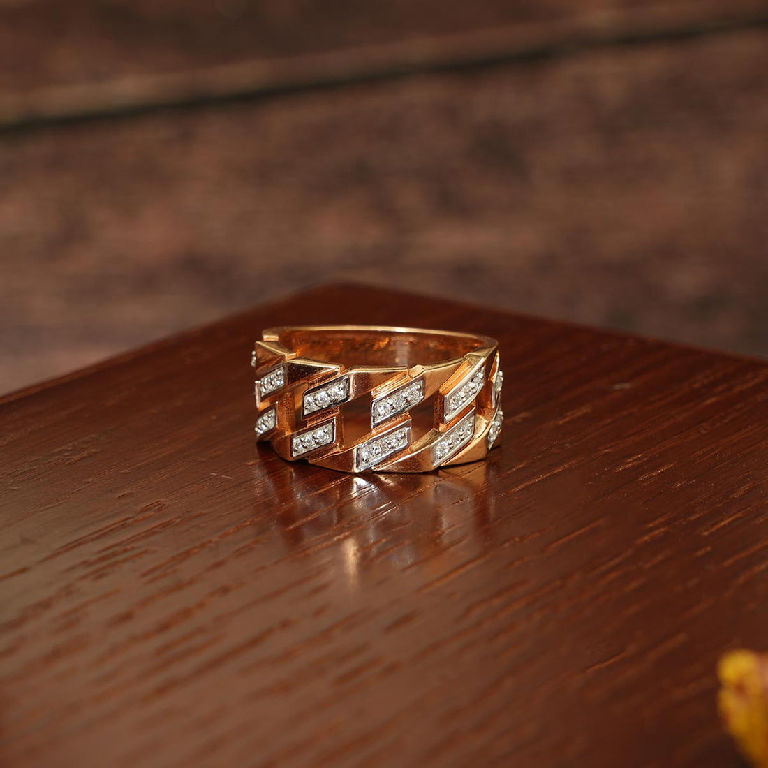 Shinning Gold Ring