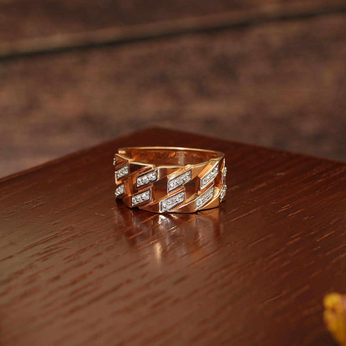 Shinning Gold Ring