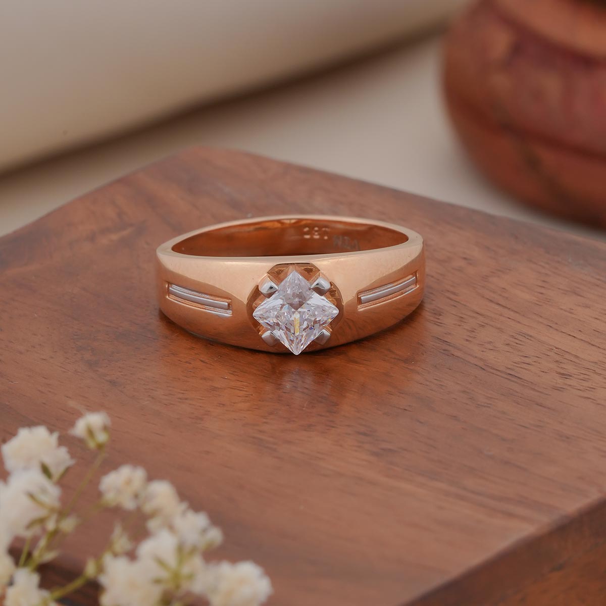 Aishka Gold Ring