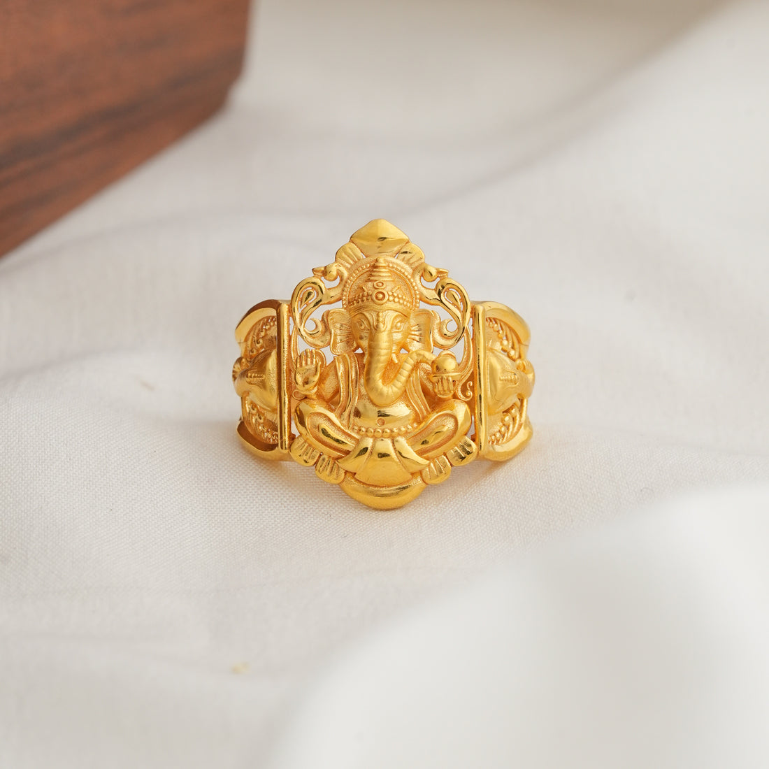 Gajanetra Ring