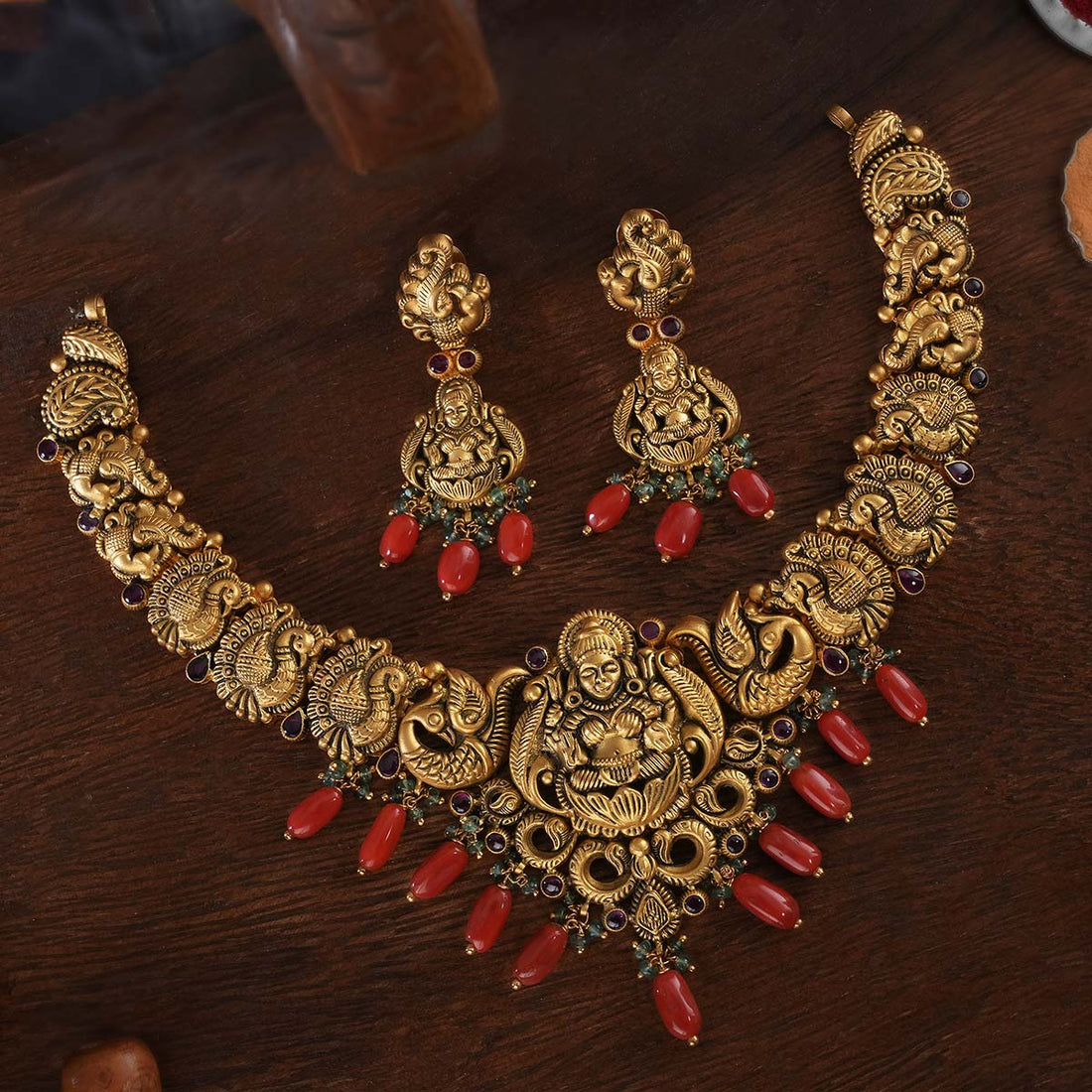 Aadrika Short Necklace Set