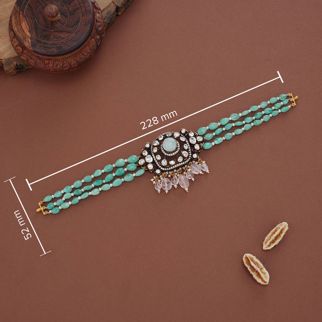 Prayagi Victorian Choker