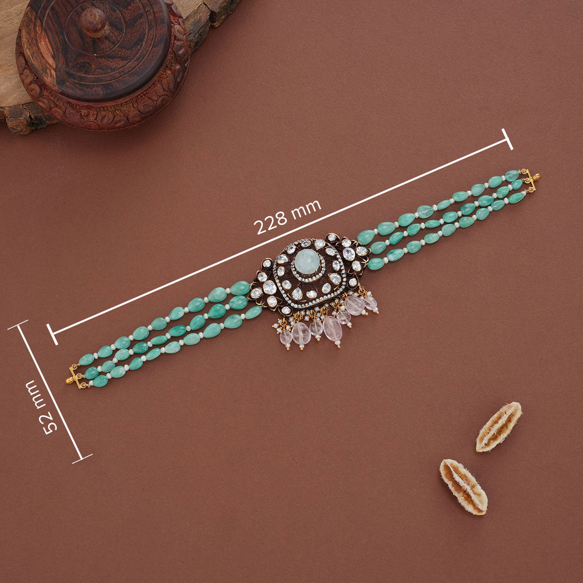 Prayagi Victorian Choker
