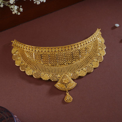 Stylish Gold Choker