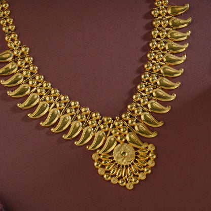 Ahanika Short Necklace