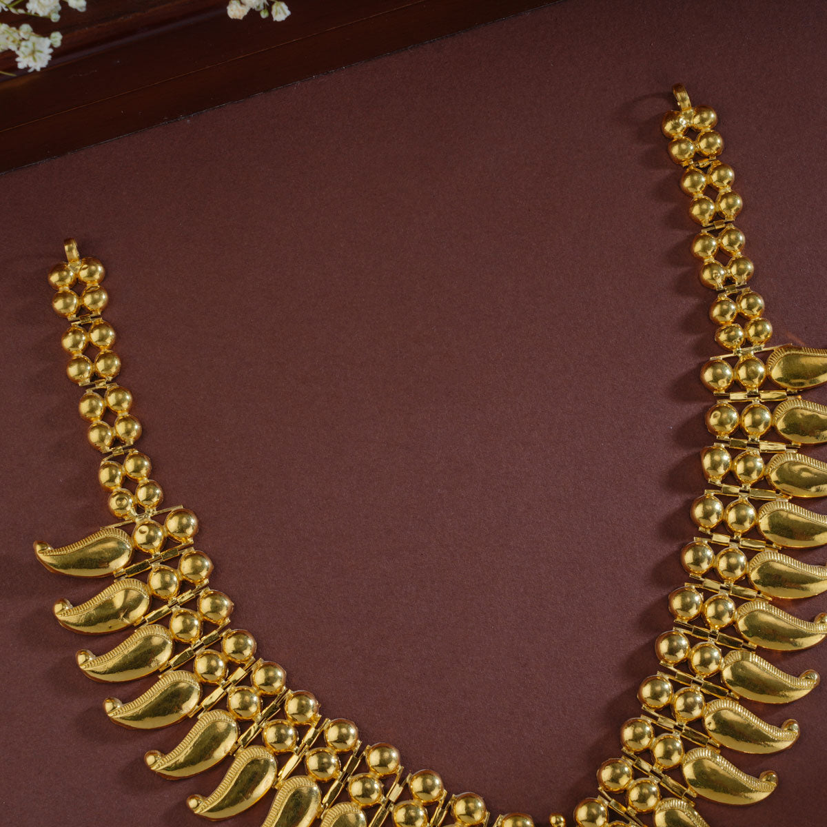 Ahanika Short Necklace