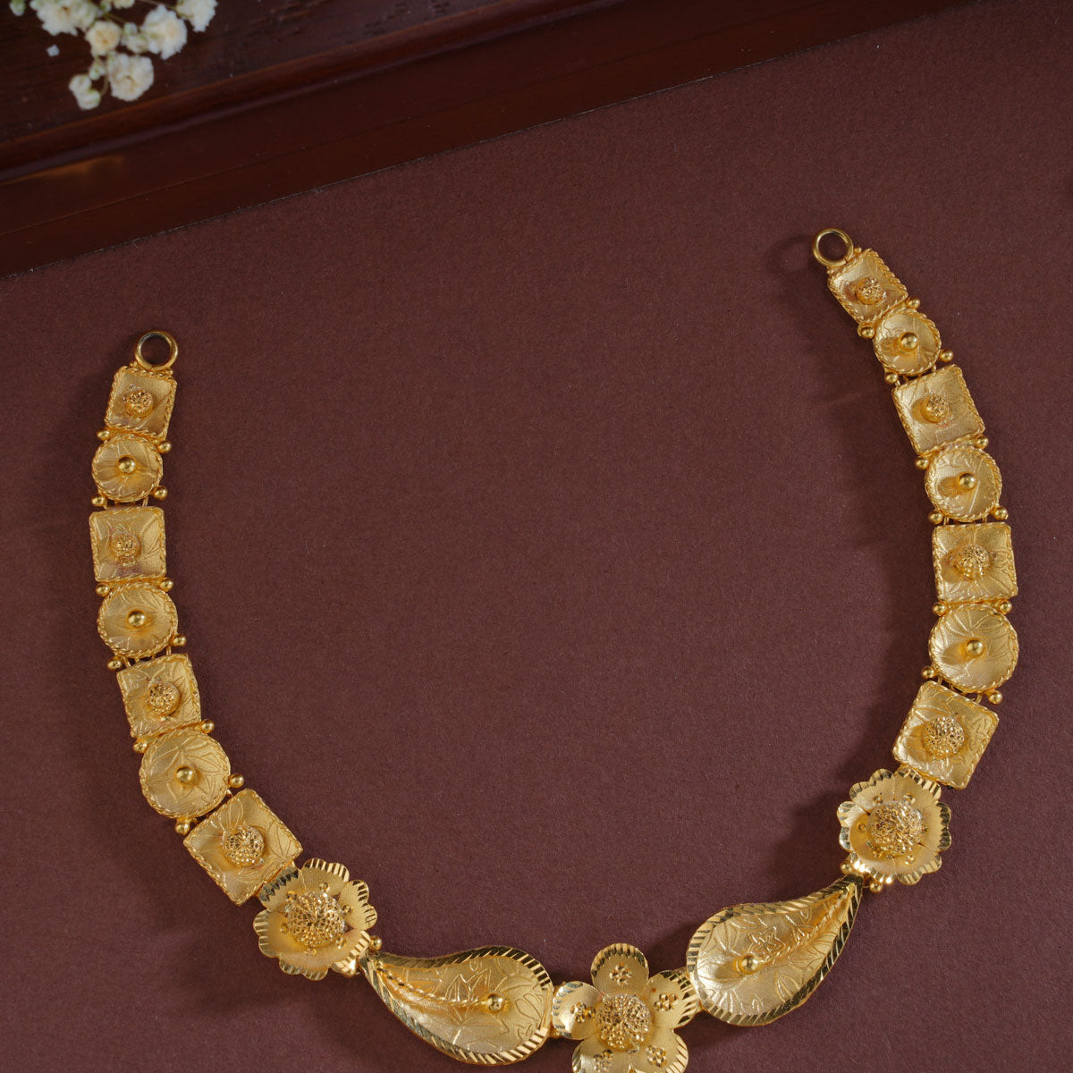 Sananda Trendy Necklace