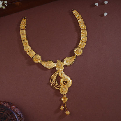 Sananda Trendy Necklace