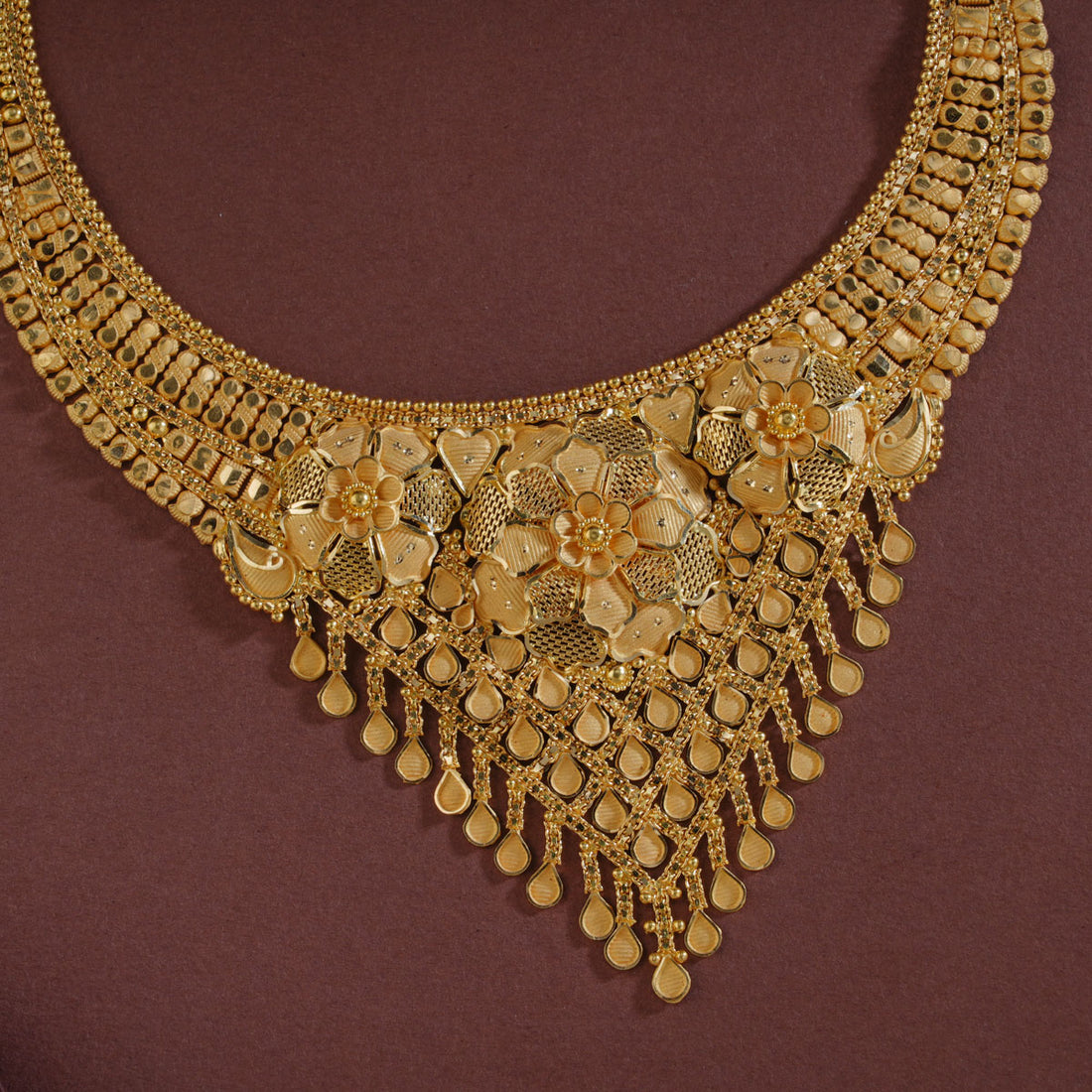Anivika Gold Necklace
