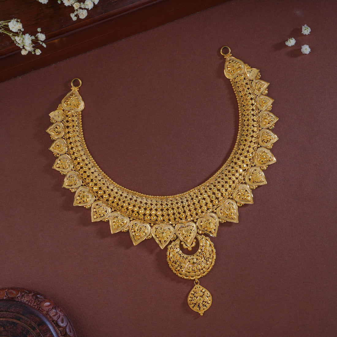 Nadhika Gold Necklace